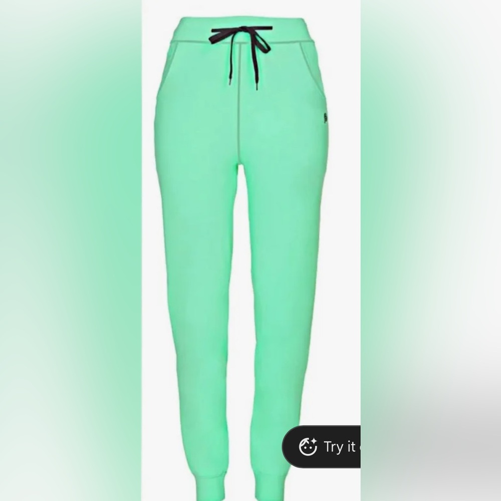 POP FIT SEA FOAM JOGGERS!